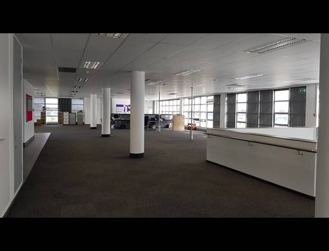 530M² OFFICE TO LET IN KRAAIFONTEIN INDUSTRIA